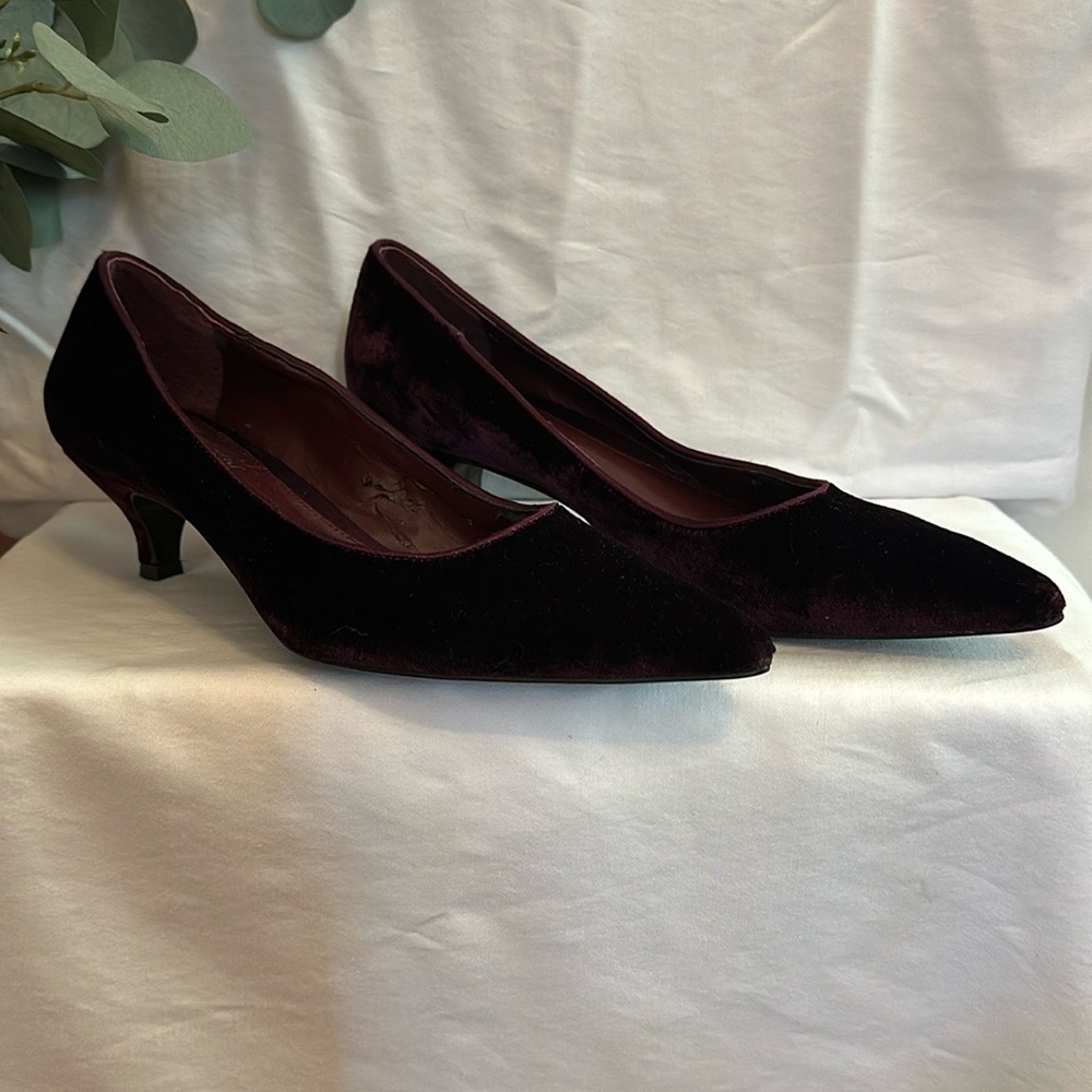 Lauren Ralph Lauren Abbot ll kitten velvet 6.5 pointed toe plum slip on heels - Picture 3 of 12